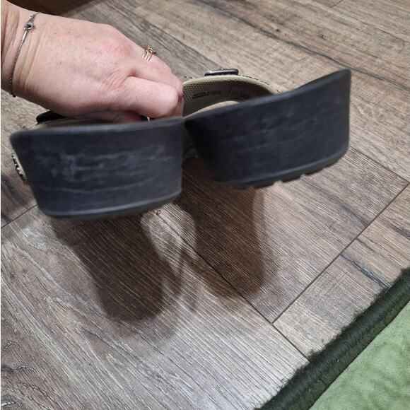 Crocs Sarah leopard slide sandals Women’s 9 - Picture 7 of 8